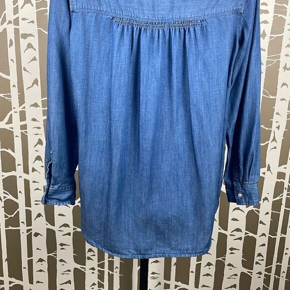 LOFT The Softened Blue Linen Blend Chambray Button Down Shirt sz M Petite - Picture 10 of 11